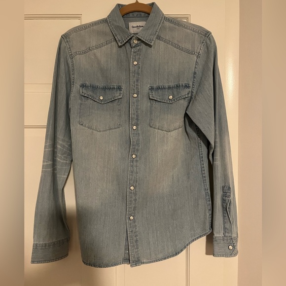 NWOT..NEVER WORN..Faded blue shirt - Picture 1 of 4